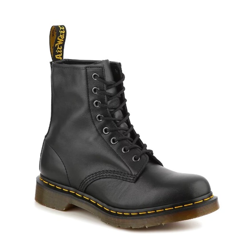 Dr. Martens 11821 Airwair Boots